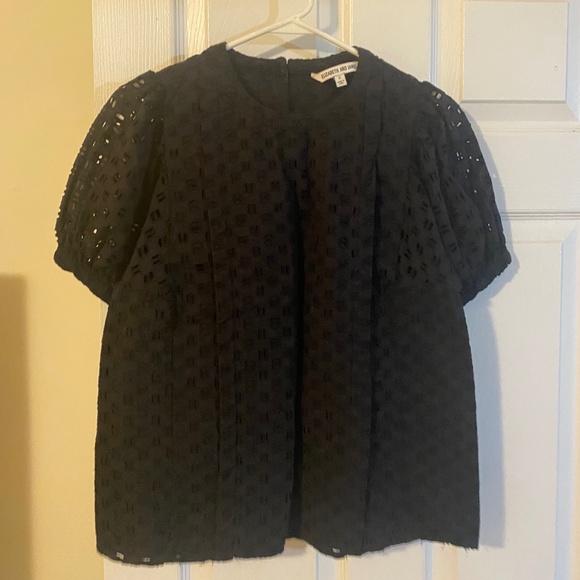 Elizabeth & James eyelet top, Size: Small, Black - Picture 1 of 7